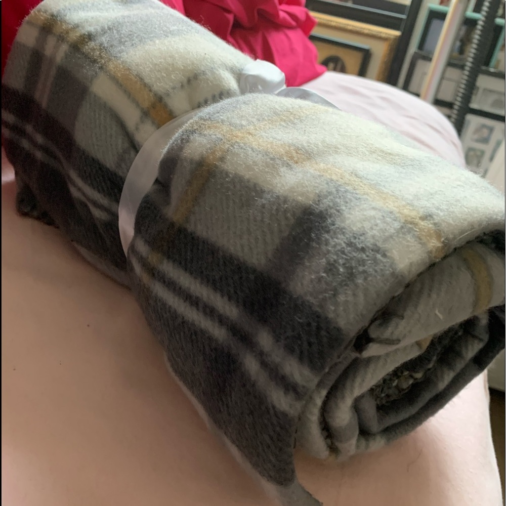 Plaid blanket